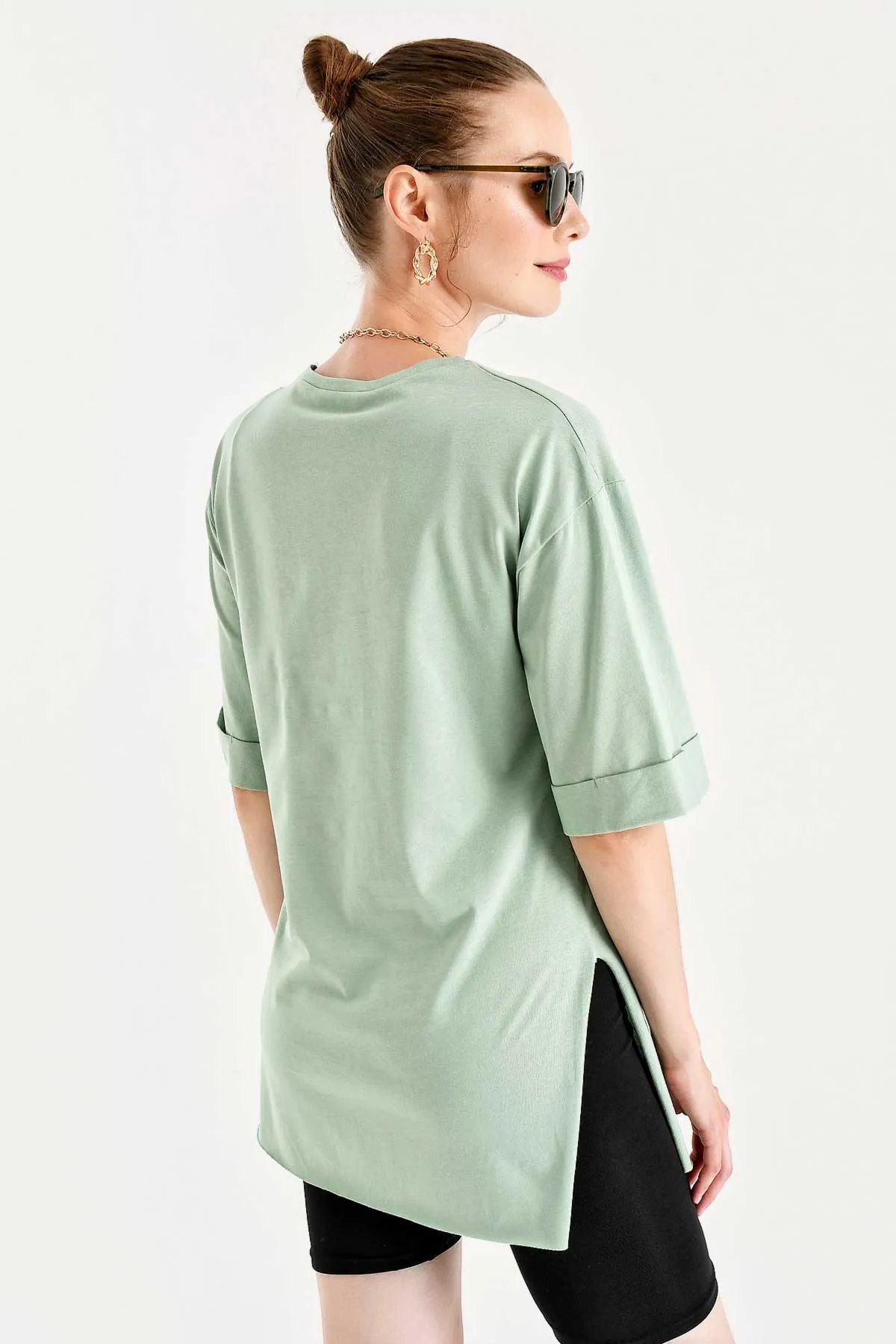 4123 yirtmaçli oversize tişört