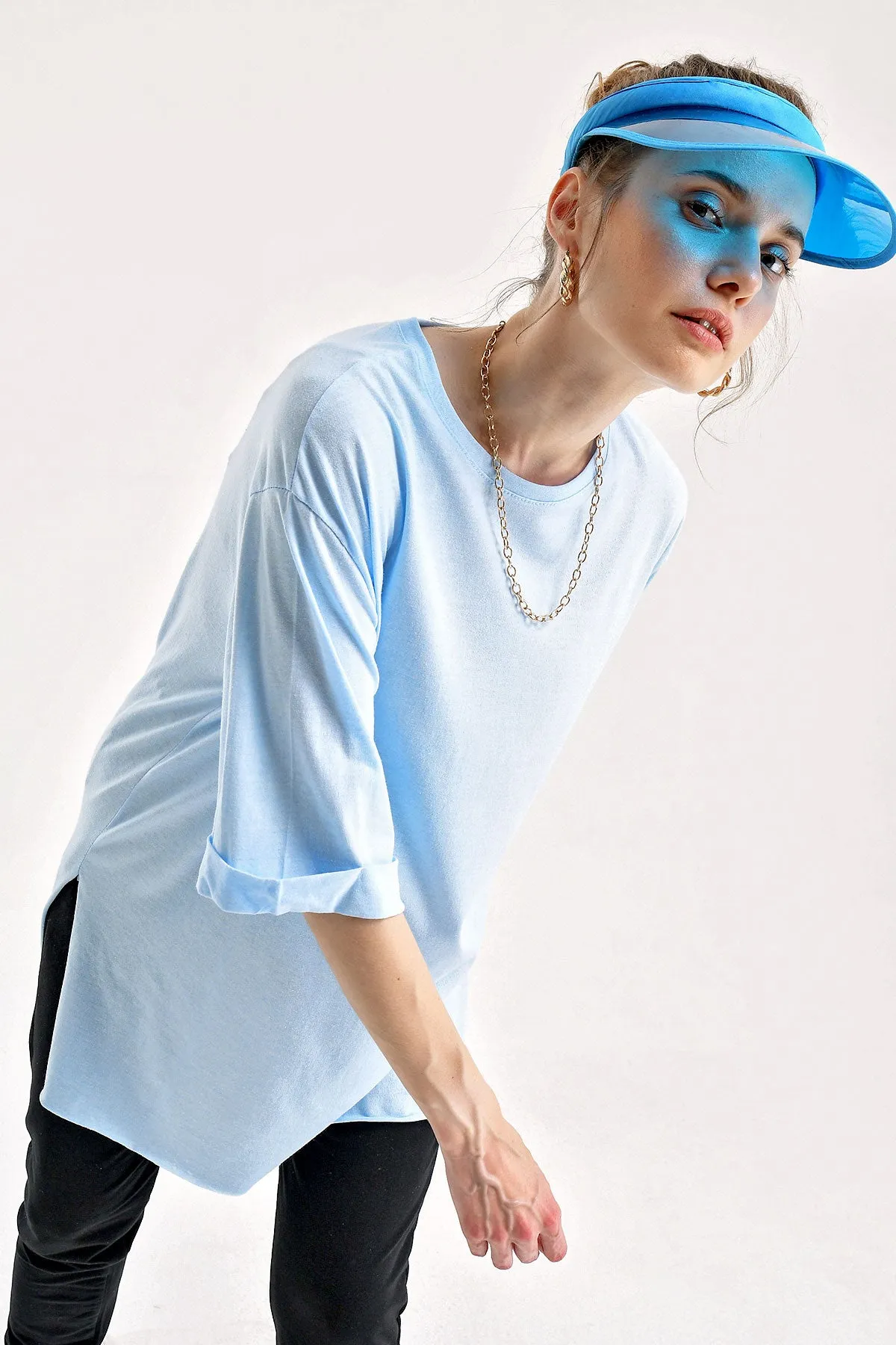 4123 yirtmaçli oversize tişört