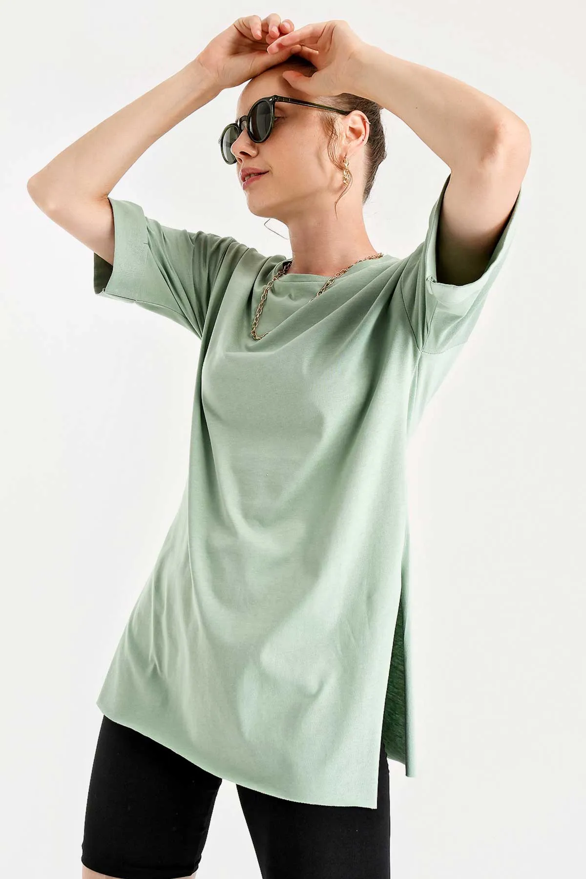 4123 yirtmaçli oversize tişört