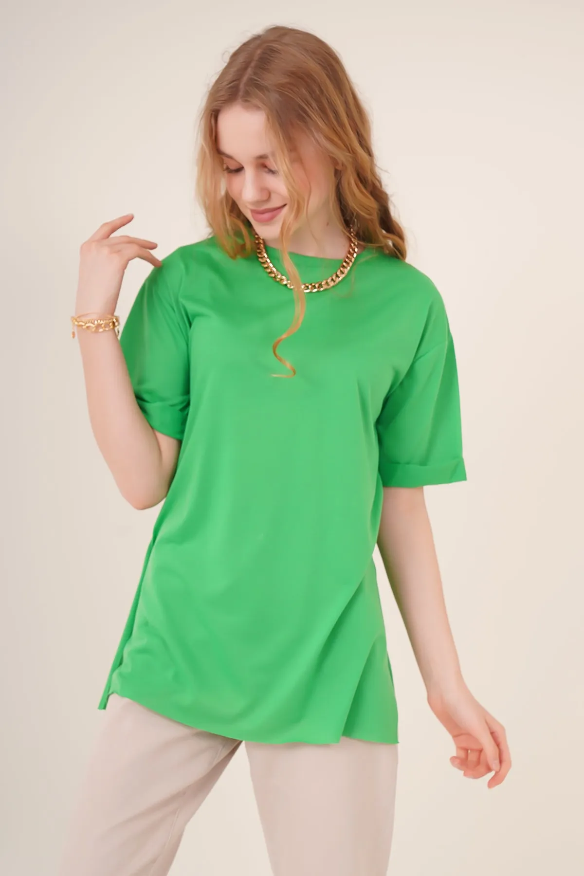 4123 yirtmaçli oversize tişört