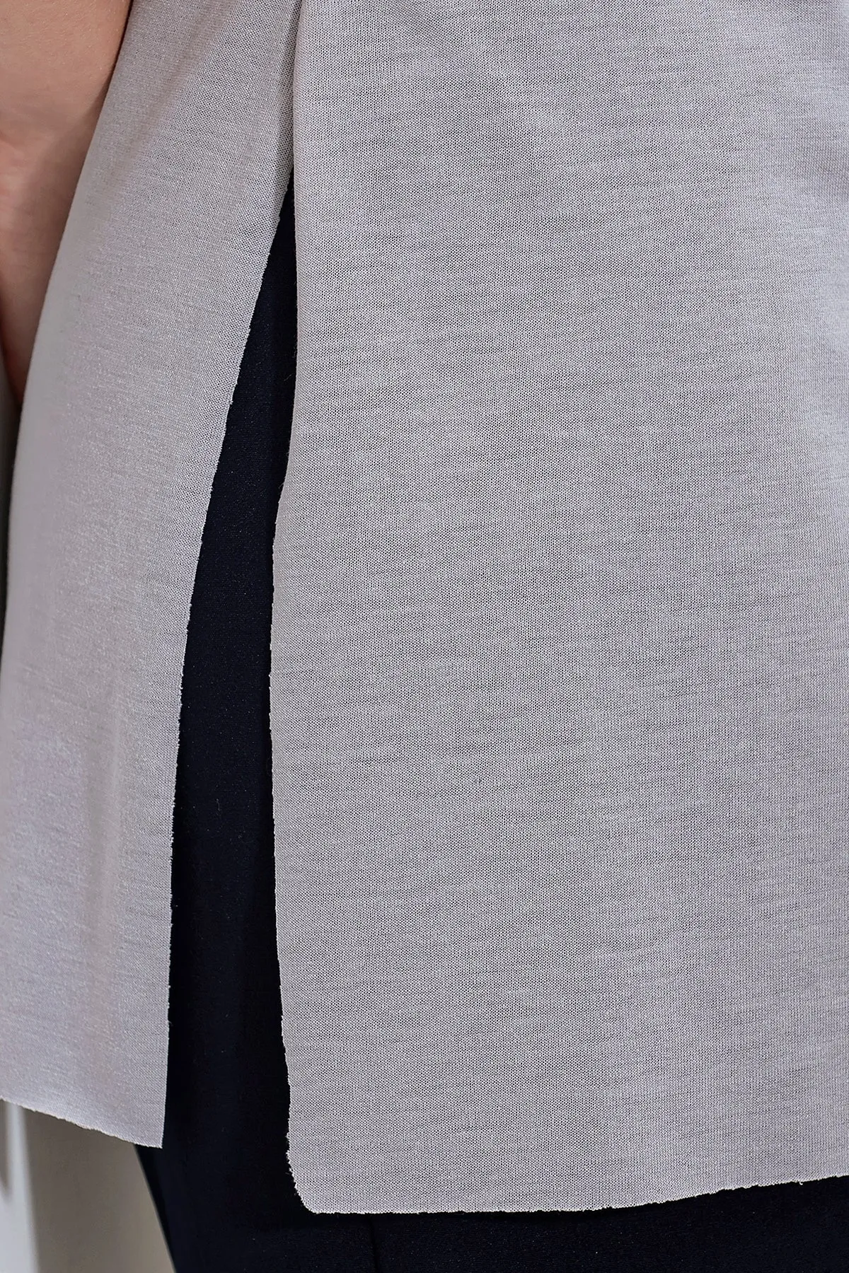 4123 yirtmaçli oversize tişört