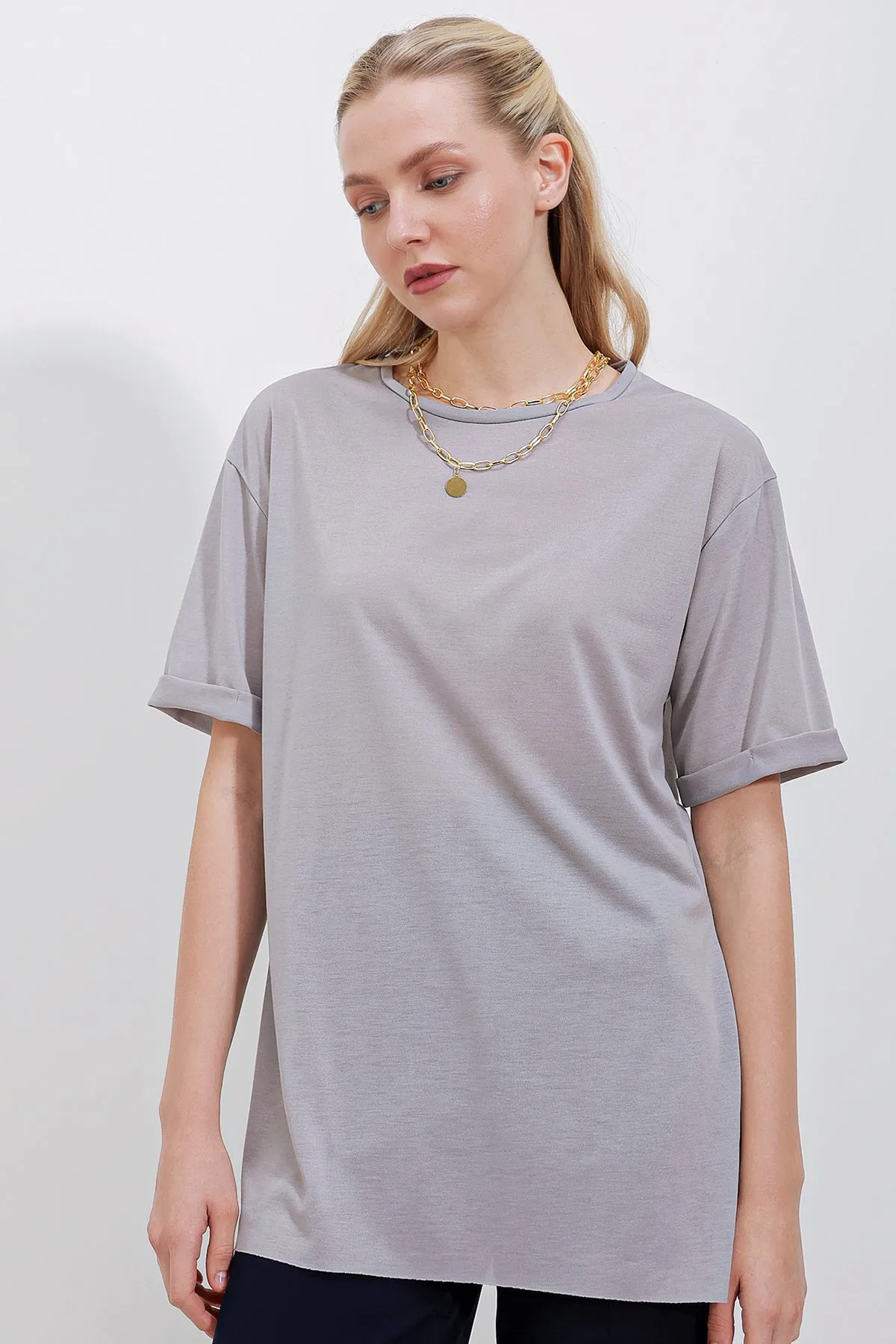 4123 yirtmaçli oversize tişört