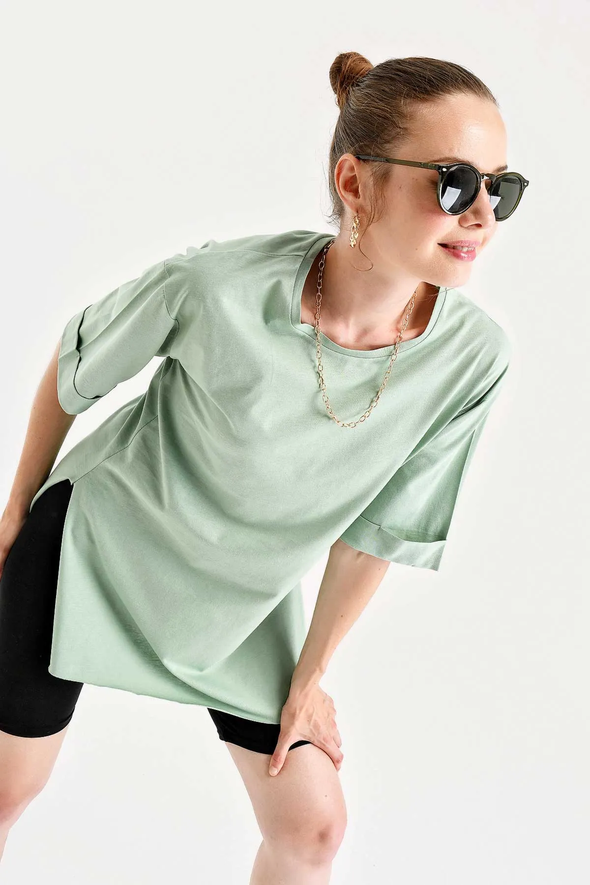 4123 yirtmaçli oversize tişört
