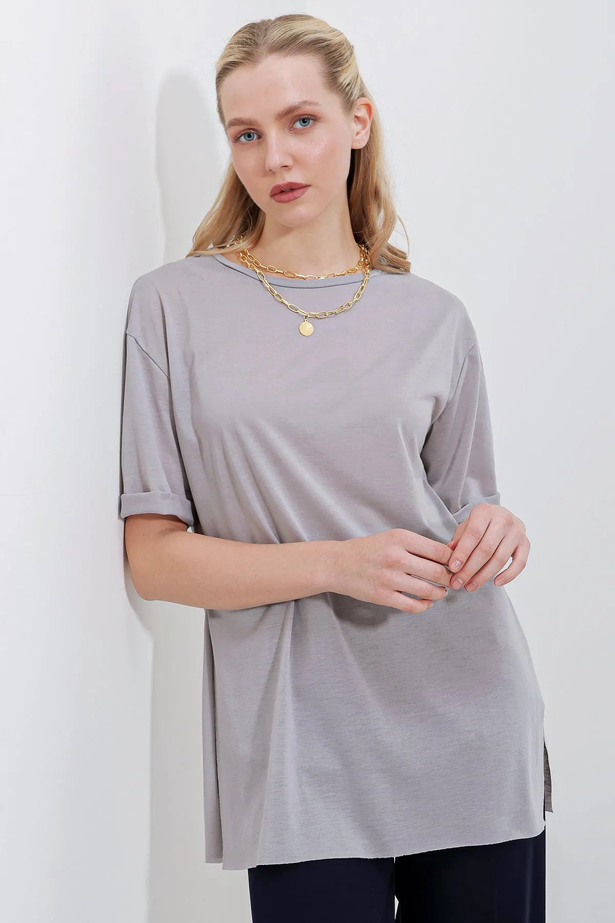 4123 yirtmaçli oversize tişört