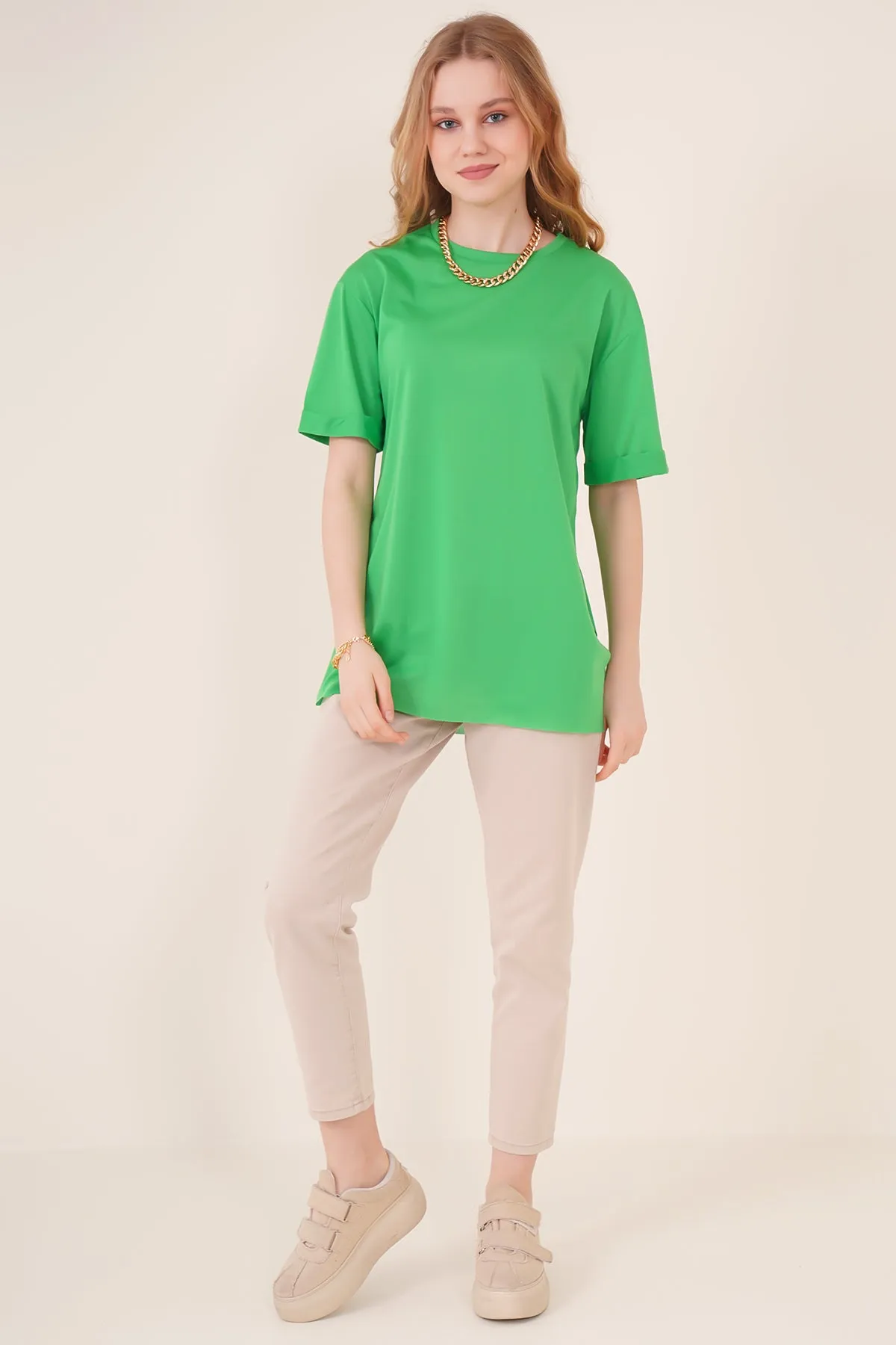4123 yirtmaçli oversize tişört