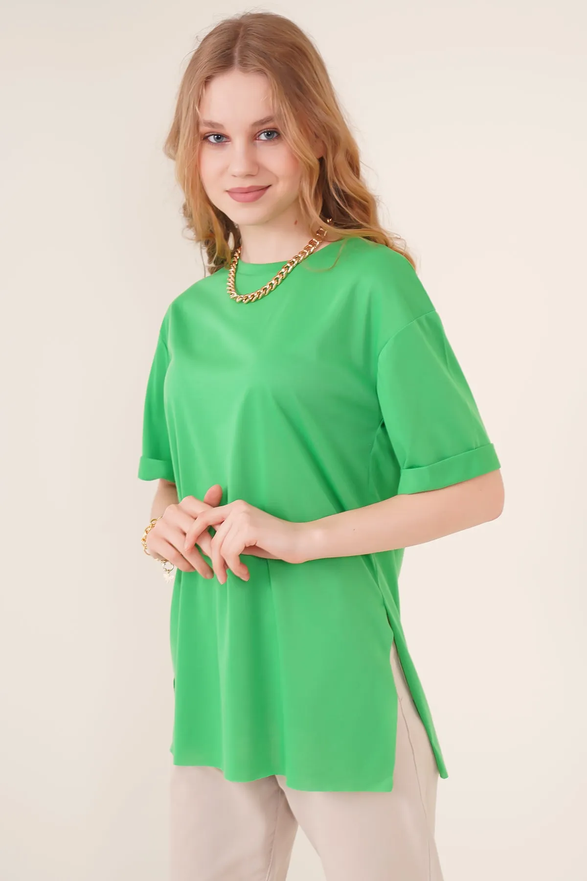 4123 yirtmaçli oversize tişört