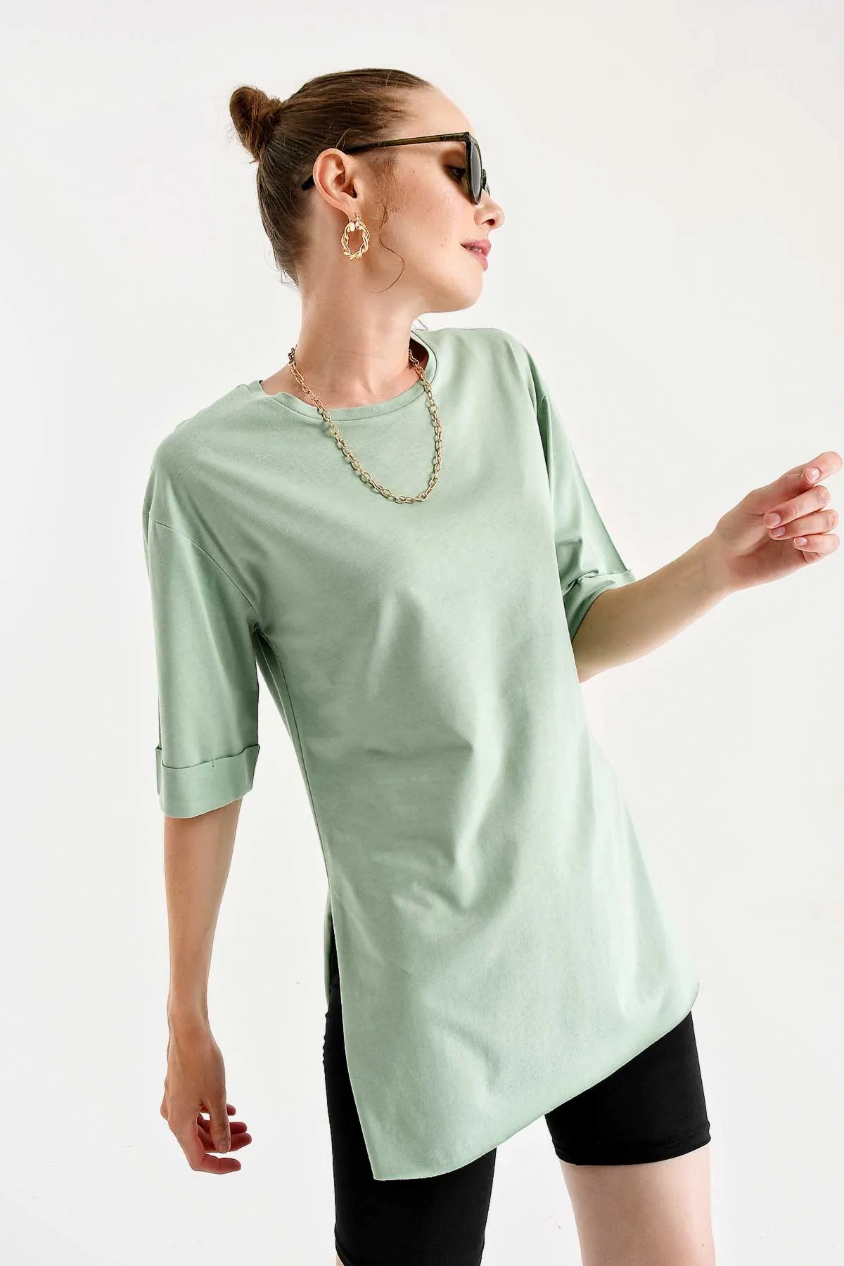4123 yirtmaçli oversize tişört