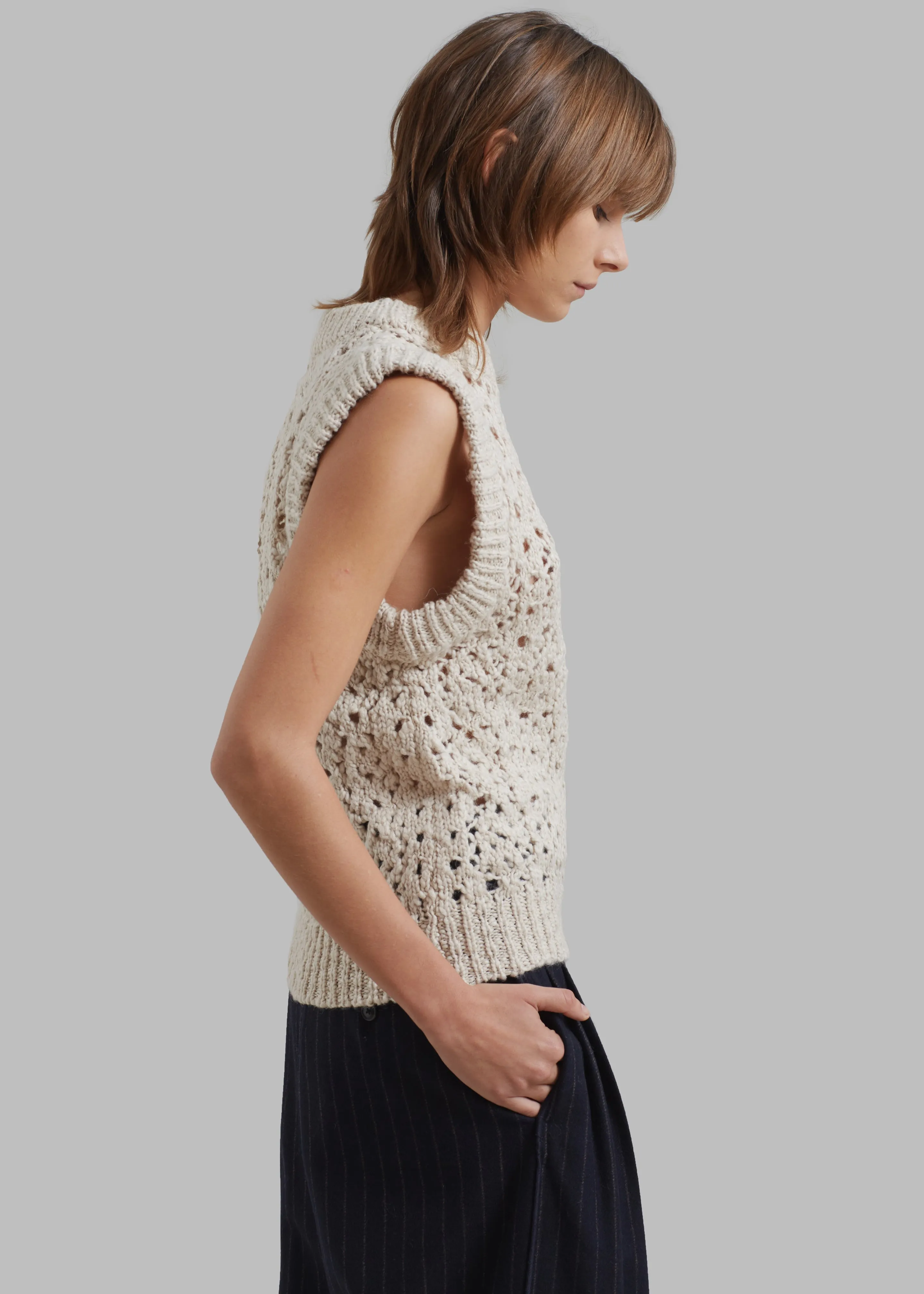 Amomento Crochet Vest - Beige