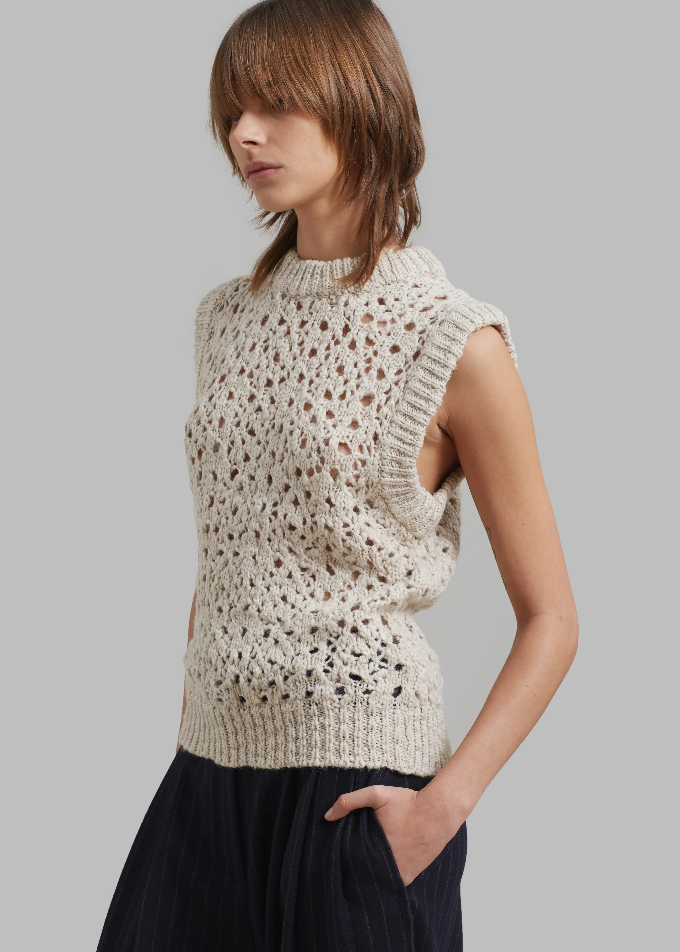 Amomento Crochet Vest - Beige