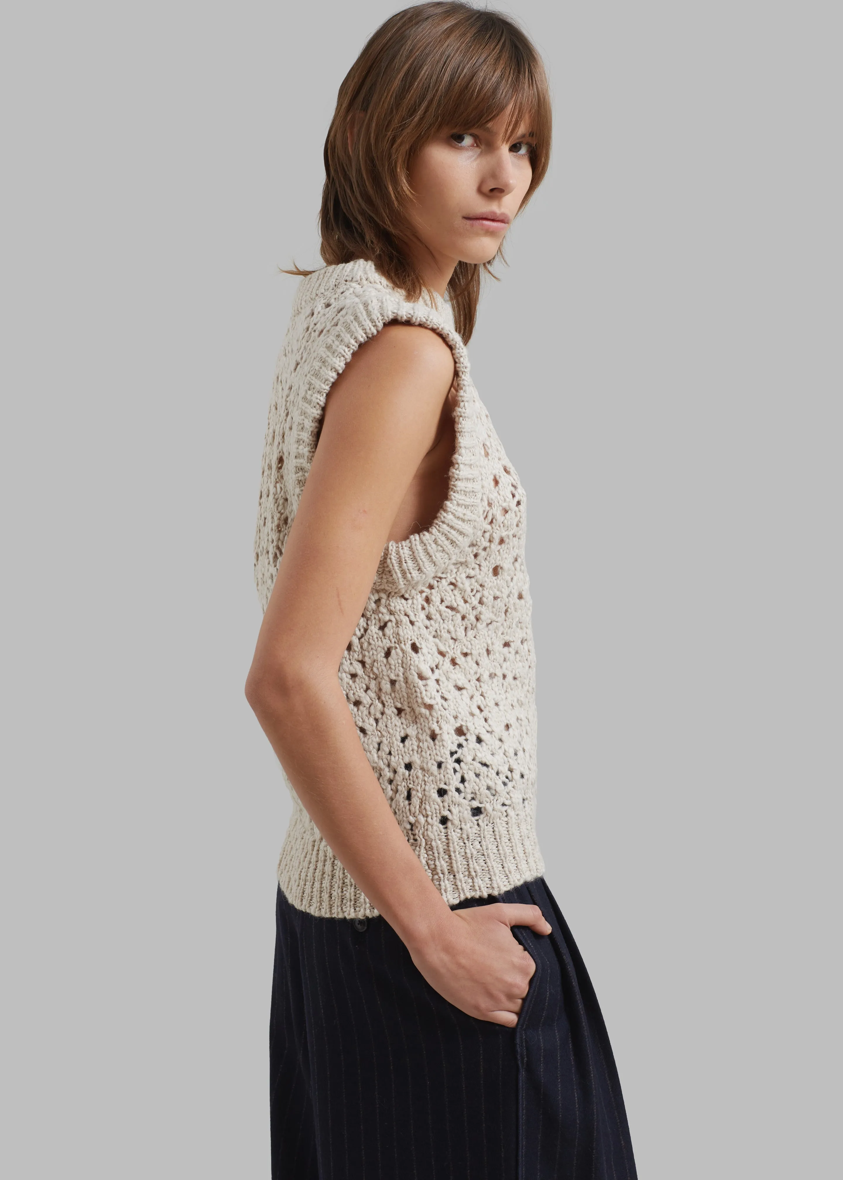 Amomento Crochet Vest - Beige