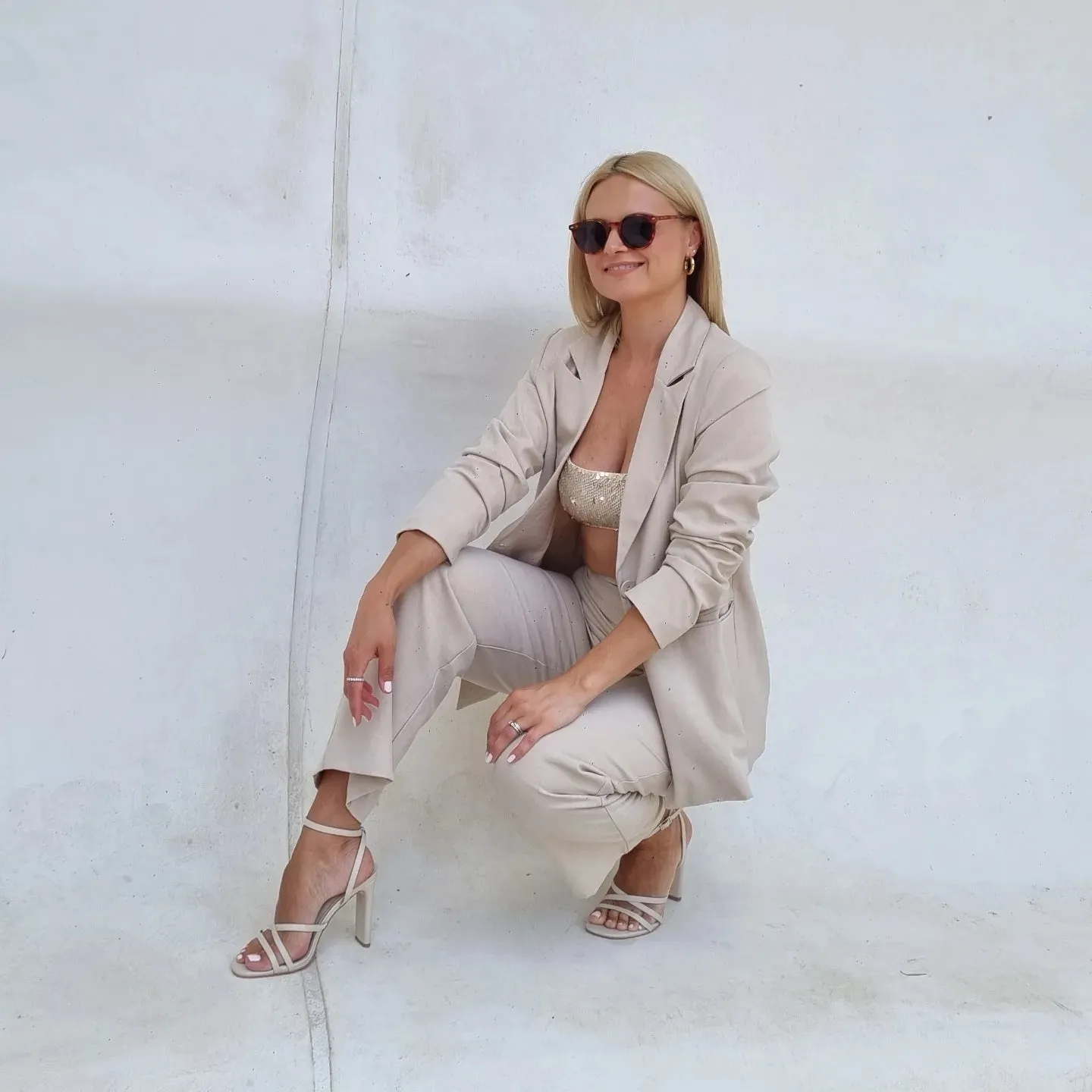 CHIC GAL SUIT SET FREE AU SHIP