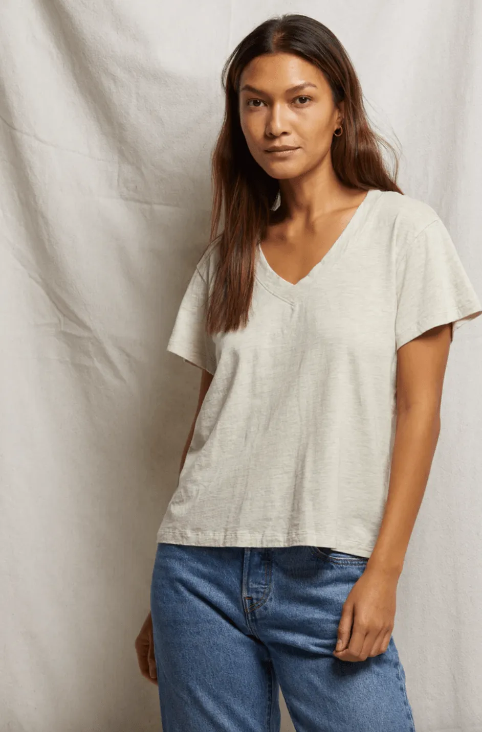 Hendrix Boxy V-neck Tee - Oatmeal