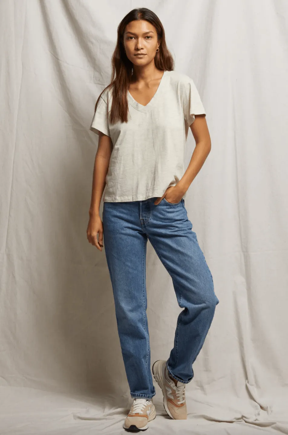Hendrix Boxy V-neck Tee - Oatmeal