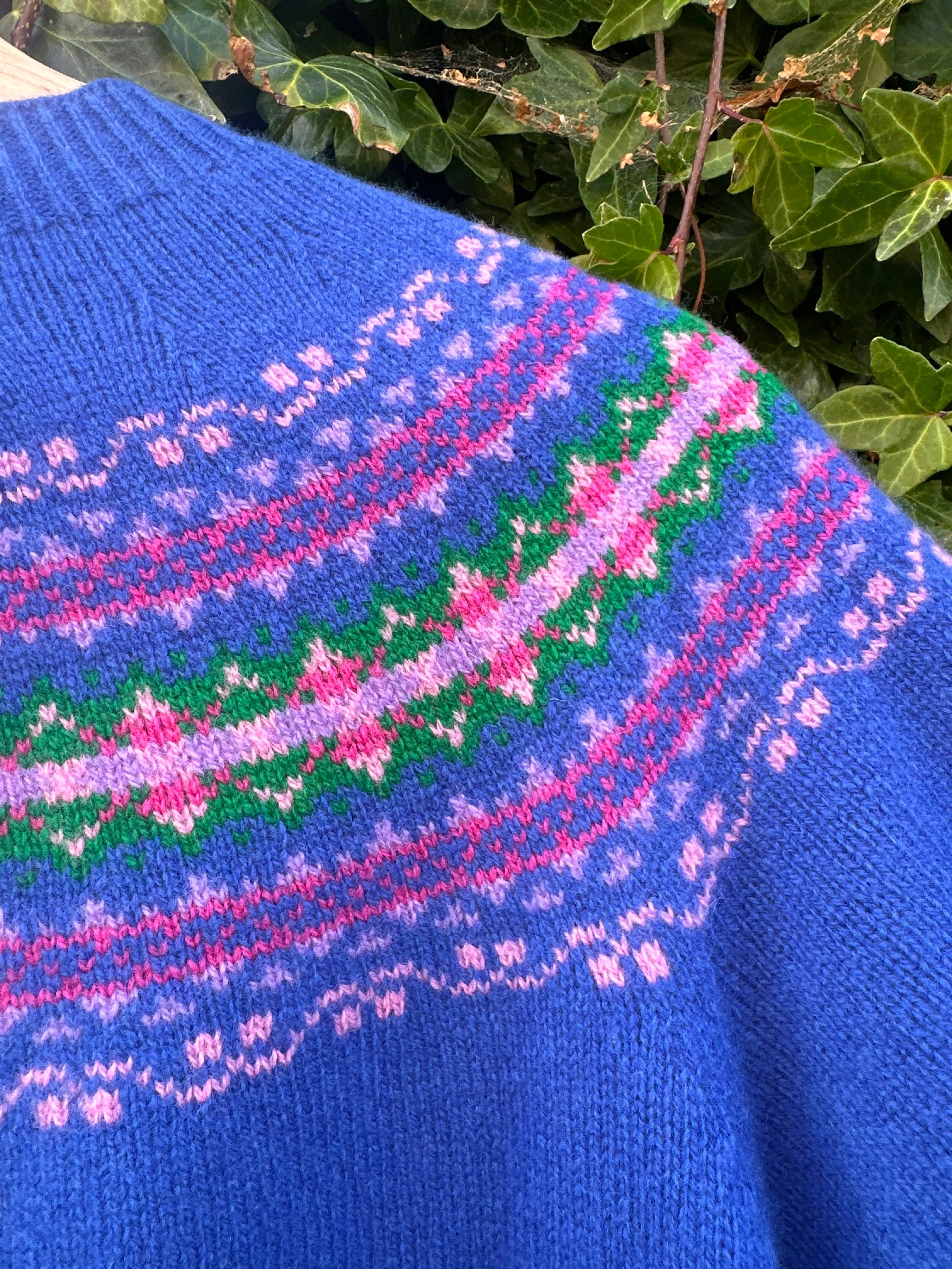 Scottish Cashmere & Merino Fairisle Cardigan In Lapis